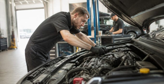 How a Premier Vehicle Service Contract Supports Repairs Beyond Dealership Service Lanes 1