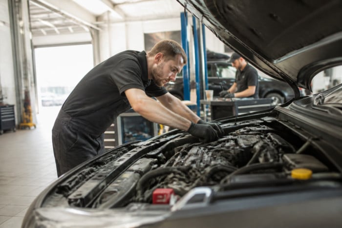 How a Premier Vehicle Service Contract Supports Repairs Beyond Dealership Service Lanes 1